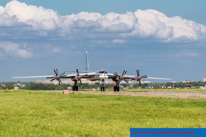 Oanh tạc cơ chiến lược Tu-95 Bear